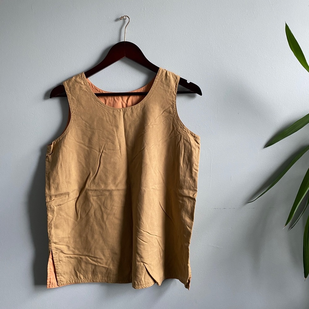 Anna and Frank 100% silk reversible tank top. Clay / olive green color 🧶🫒